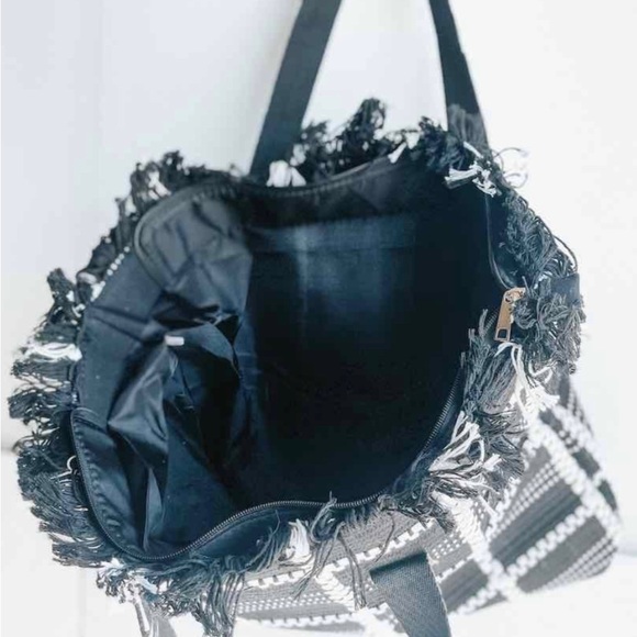 BOHO Fringe Tote - Picture 3 of 4